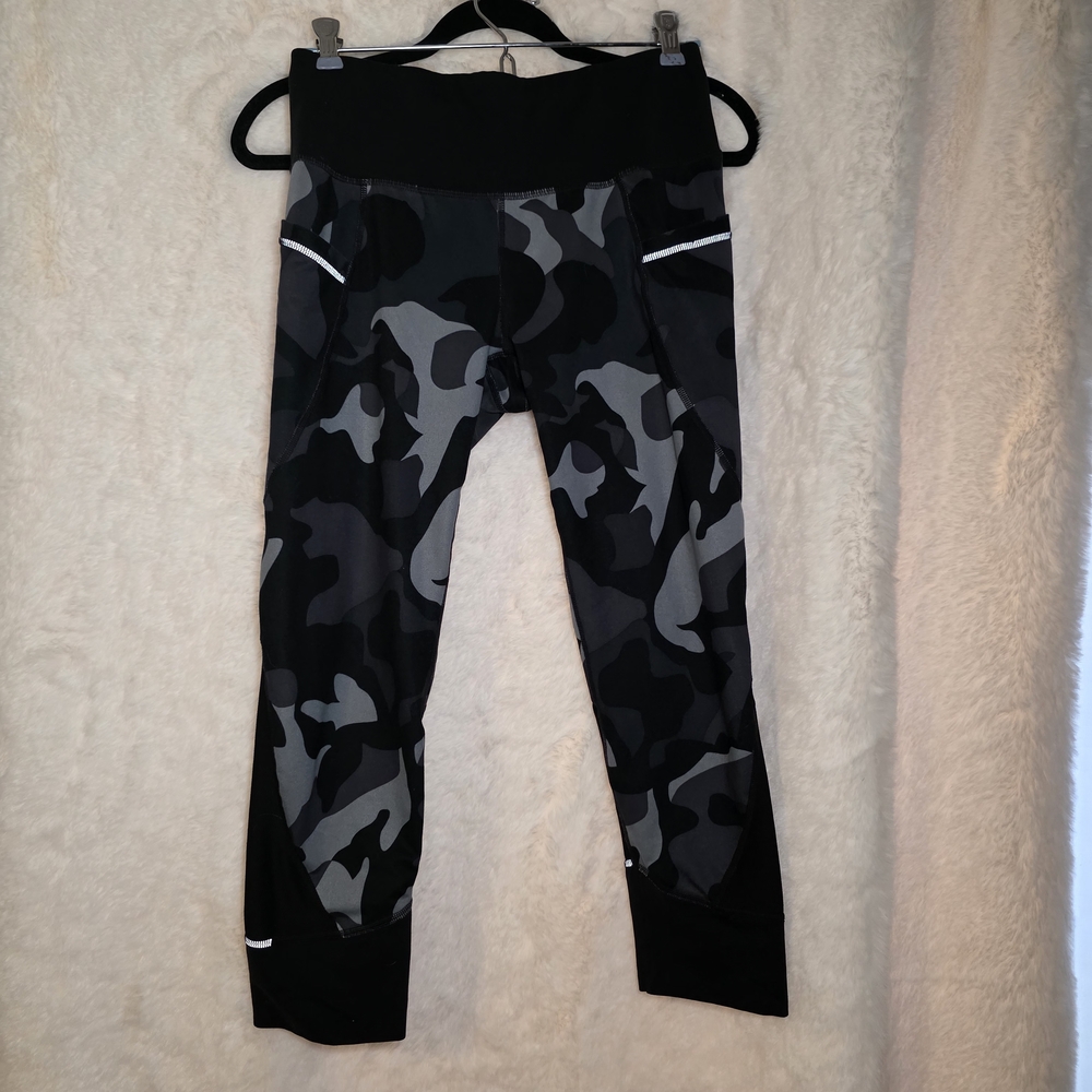 Athleta Black and Gray Camouflage Leggings